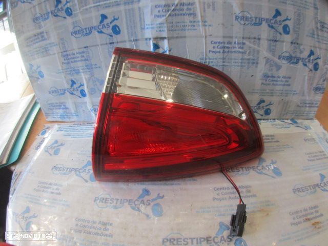 Farol Tras 265502395R 20535748 RENAULT CLIO 4 SW 2017 1.5DCI 90CV 5P CINZA DRT ORIGINAL MAKO RENAULT CLIO 4 BREAK 2015 1.5DCI 90CV 5P PRETO DRT RENAULT CLIO 4 SW 2014 1.5DCI 90CV 5P CINZA - 1