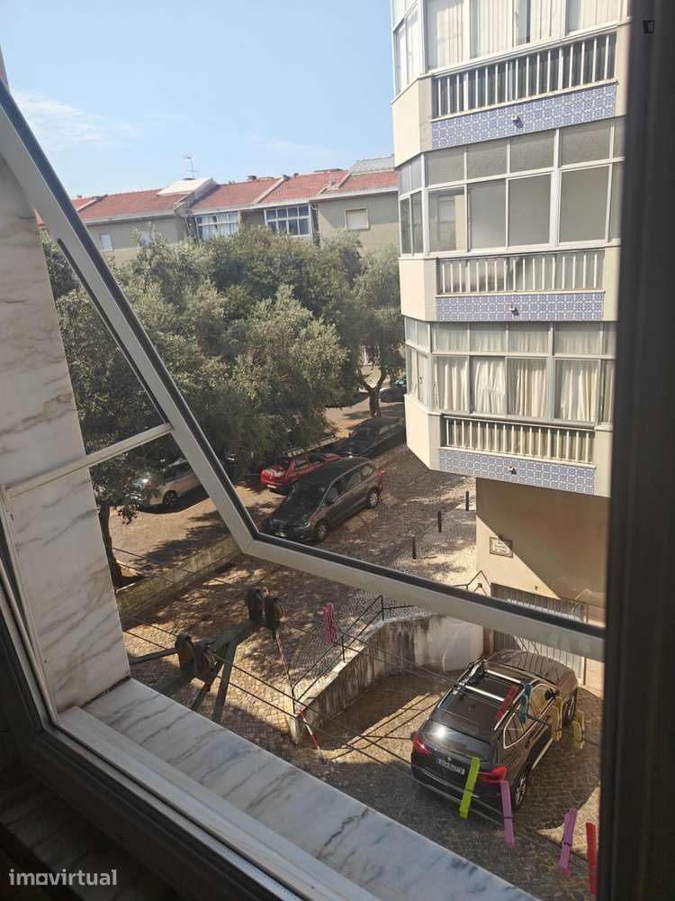 Quarto - localizado em Linda-a-Velha Lisbon - Grande imagem: 4/14