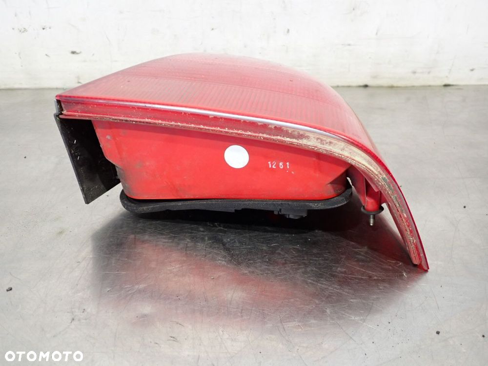 LAMPA PRAWA TYLNA VOLKSWAGEN BORA 1J5945257   1J5945096AC  1J5945112AC - 5