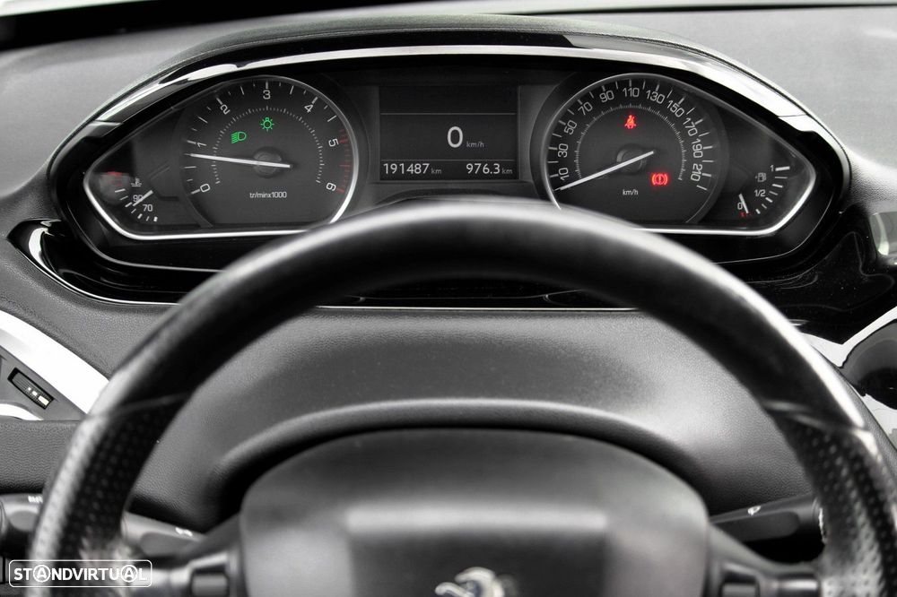 Peugeot 208 1.6 e-HDi Allure - 24