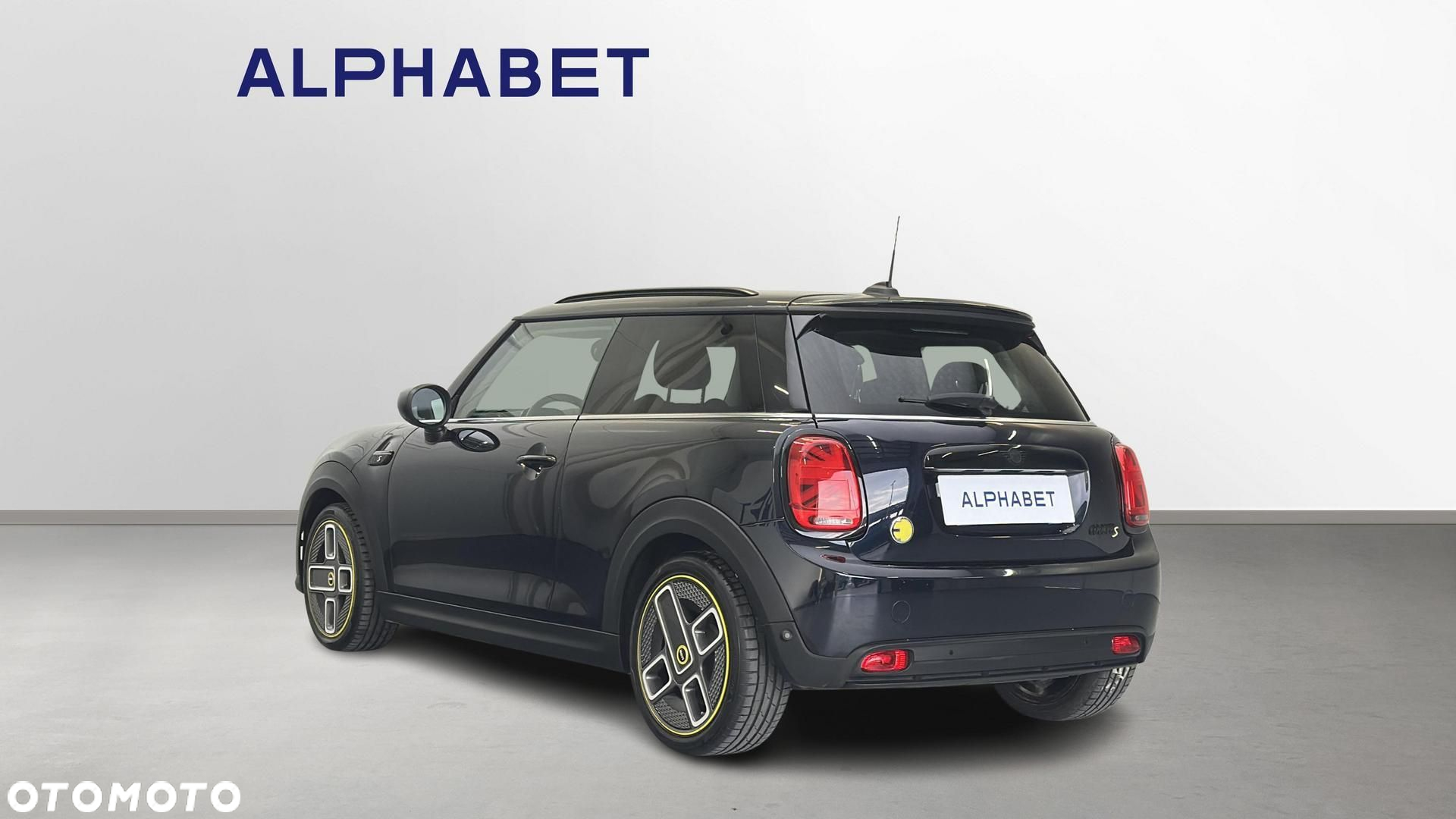 MINI Cooper SE Classic Trim - 5