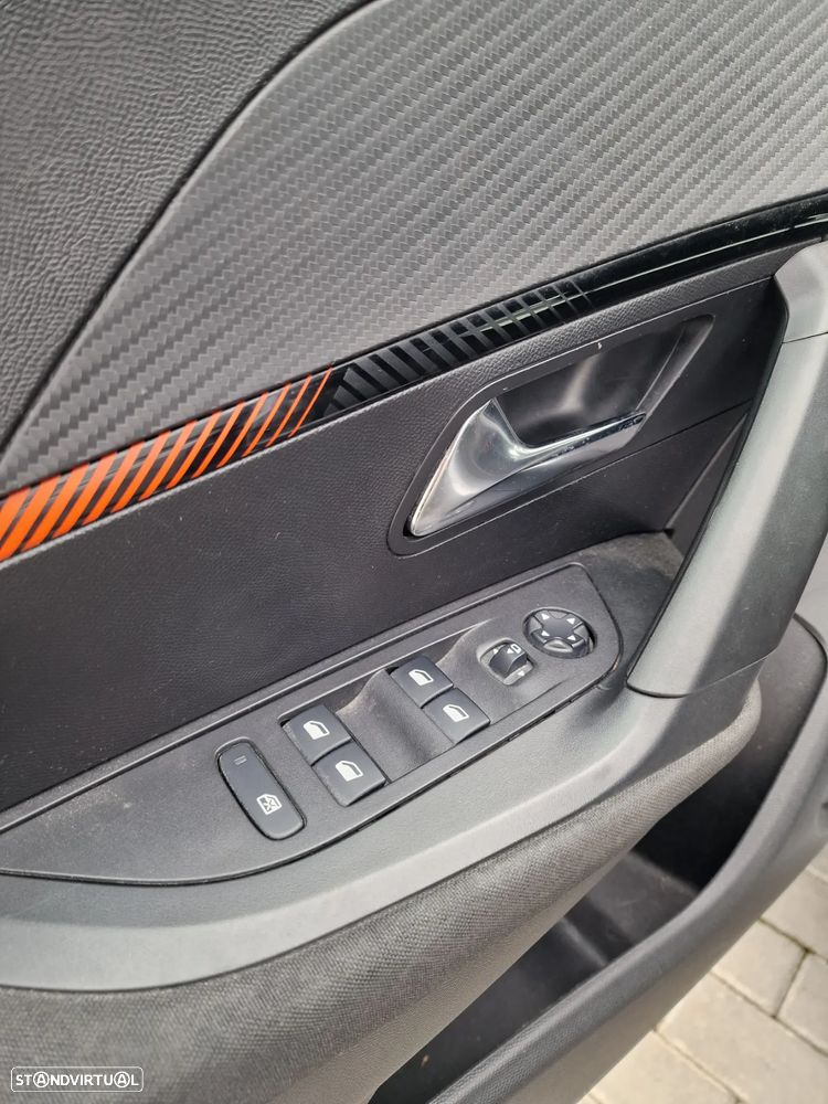 Peugeot 2008 1.2 PureTech Active - 11