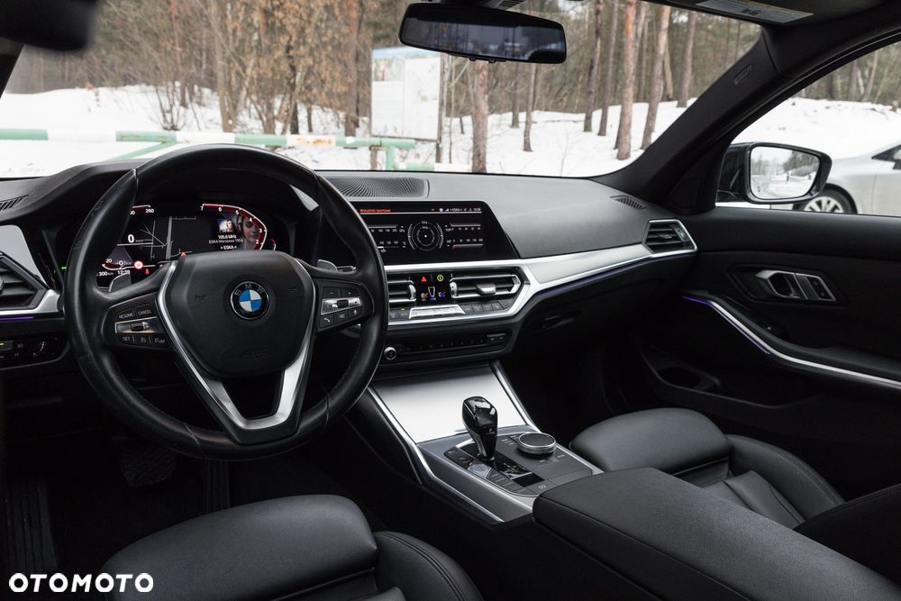 BMW Seria 3 330i Sport Line - 14
