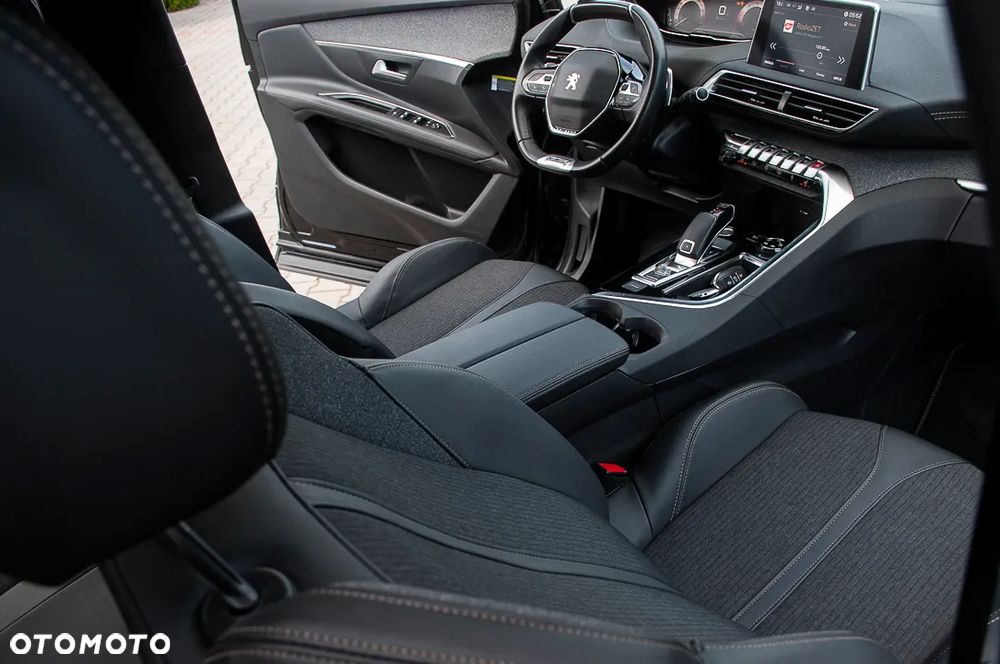 Peugeot 3008 1.6 PureTech GT Pack S&S EAT8 - 22
