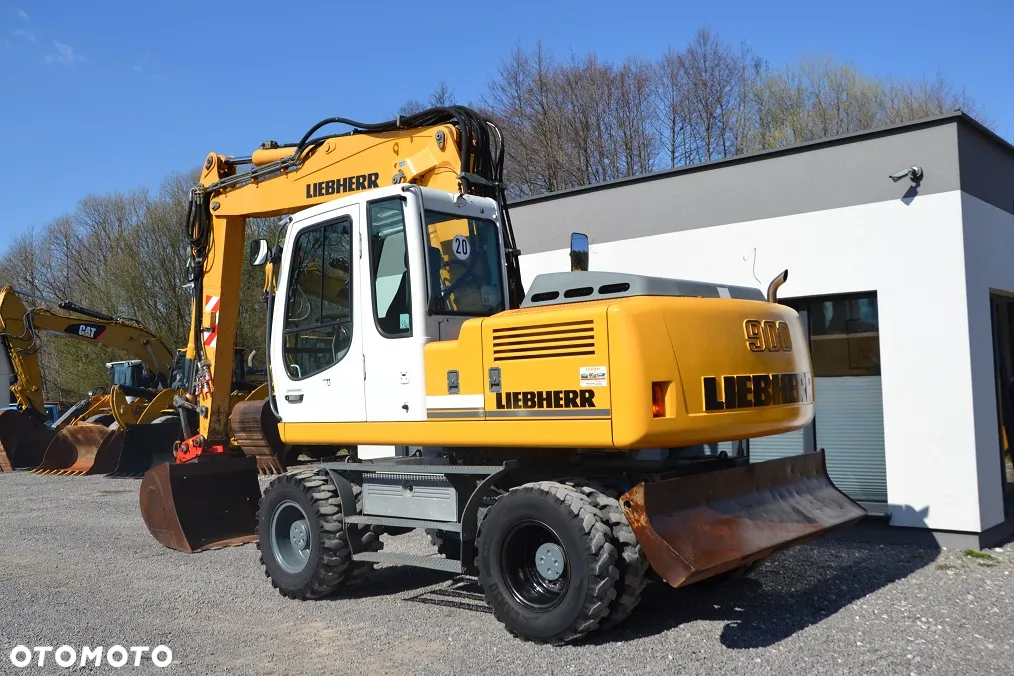Liebherr A900 C - 6