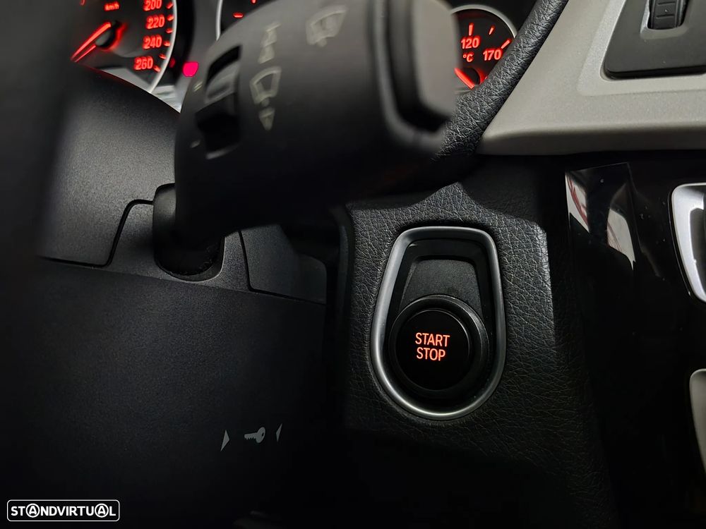 BMW 330 e iPerformance Advantage - 16