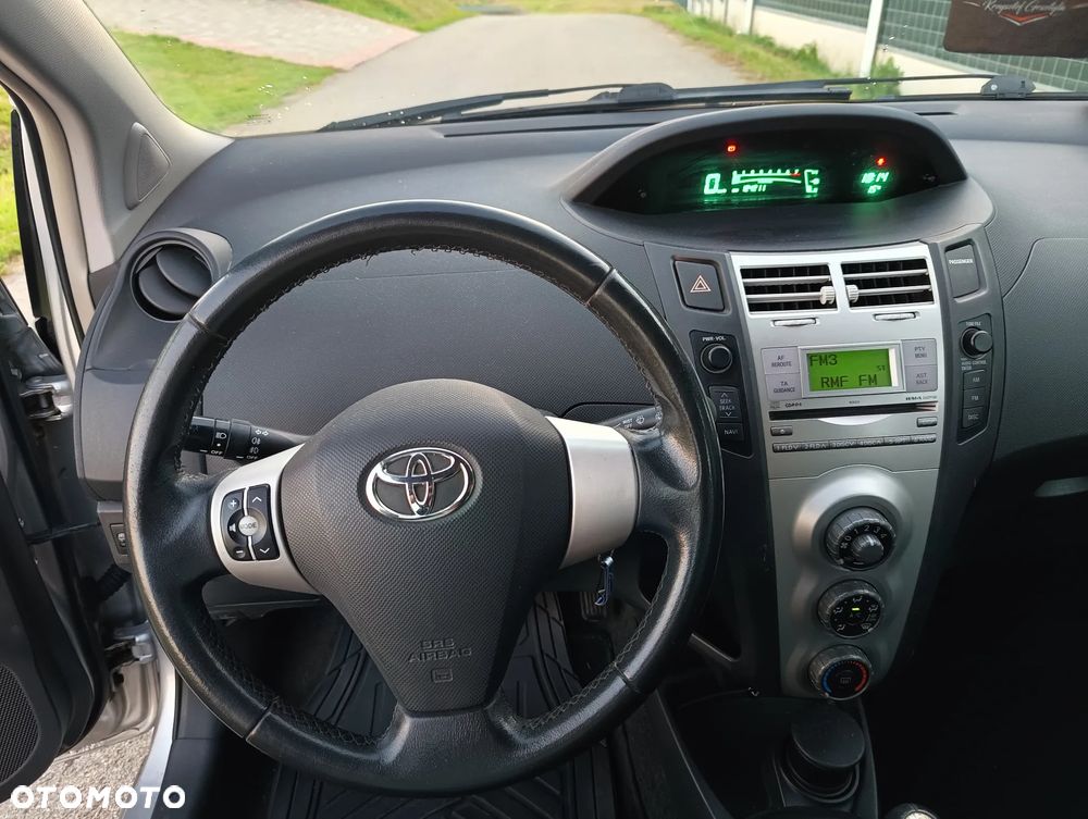 Toyota Yaris 1.3 Sol Premium - 26