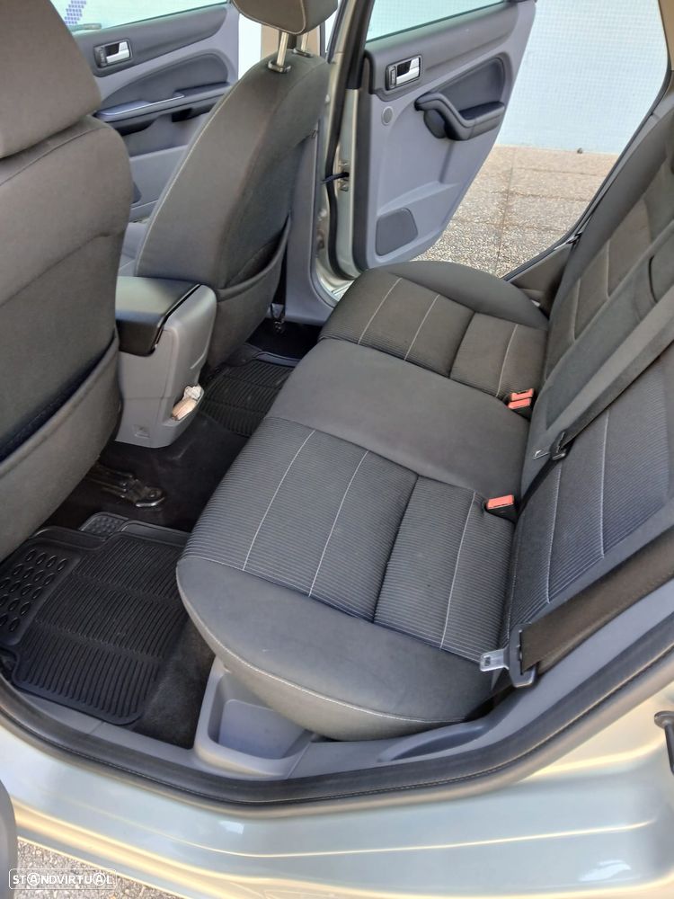 Ford Focus SW 1.6 TDCi Titanium - 7