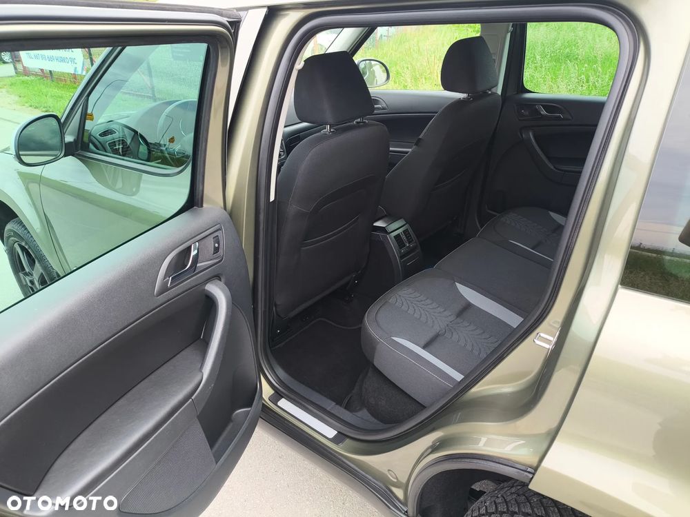 Skoda Yeti Tour Out 2.0 TDI SCR 4x4 DSG - 11
