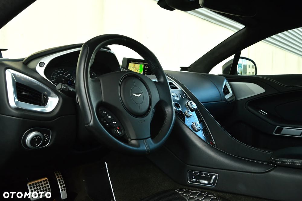 Aston Martin V12 Vanquish - 20