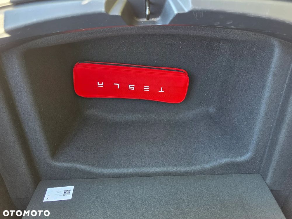 Tesla Model 3 - 16