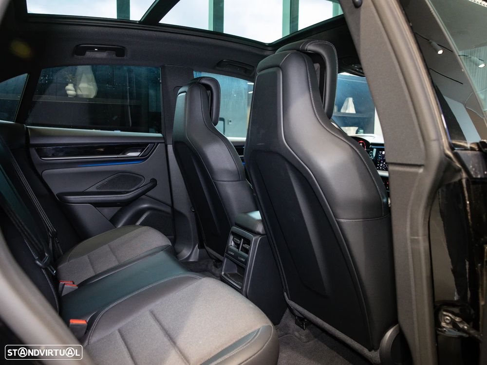 Porsche Macan Electric 4 - 32