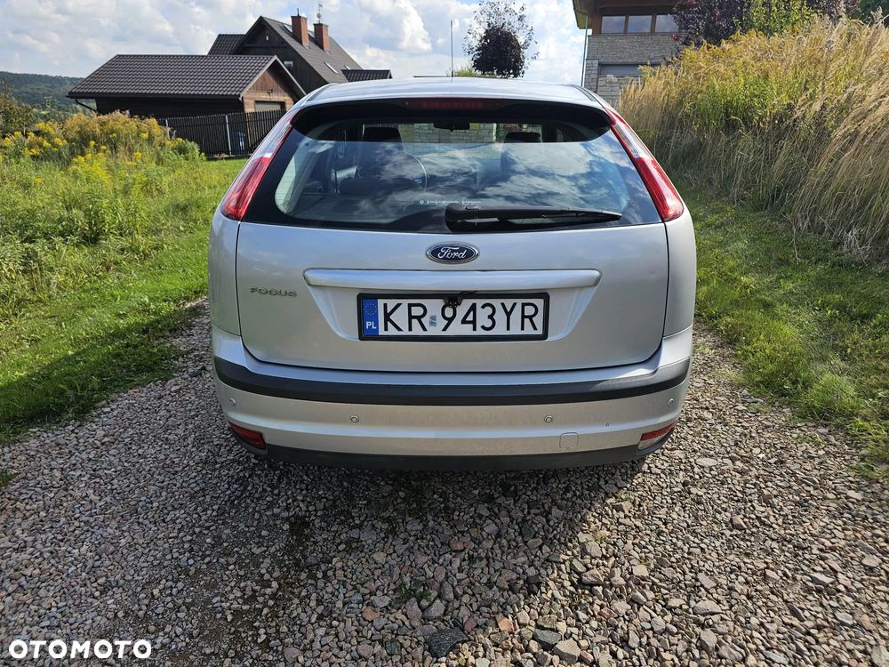 Ford Focus 1.6 Ambiente - 4