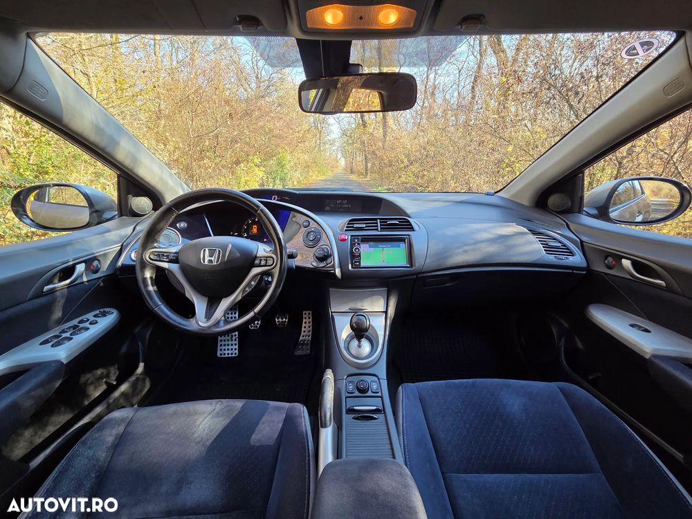 Honda Civic 1.8i Confort - 2