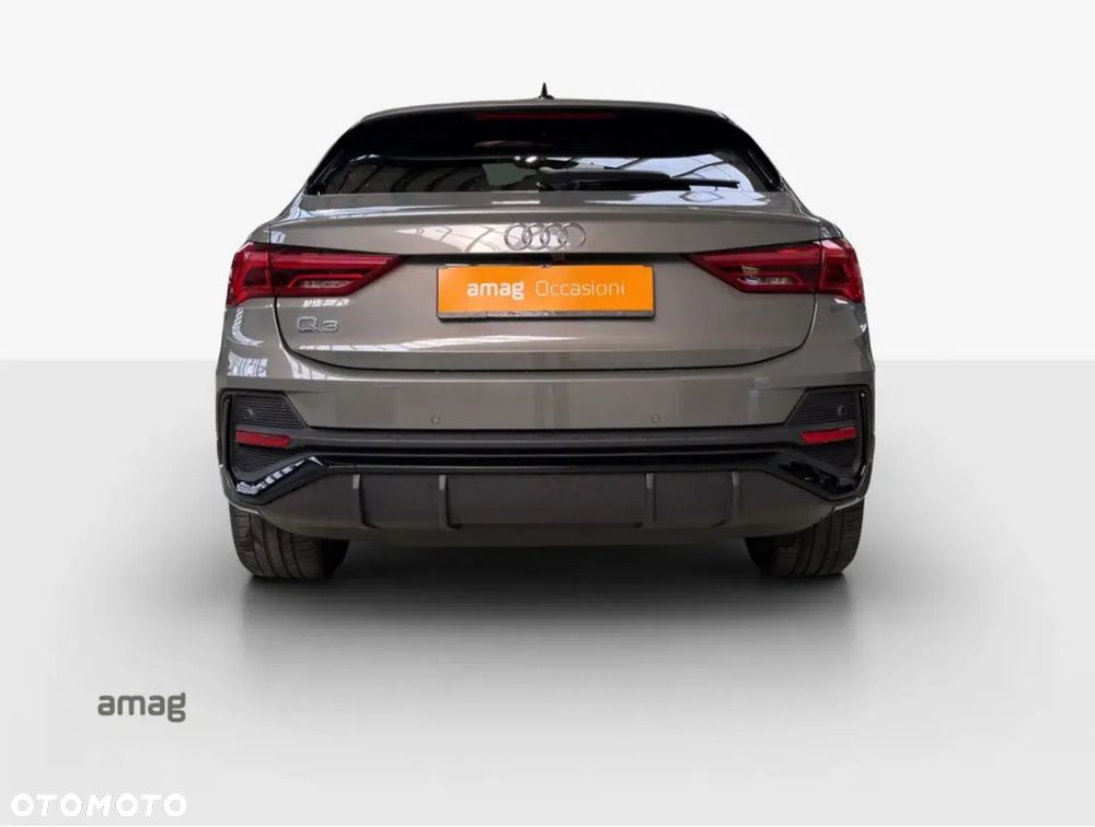 Audi Q3 45 TFSIe S tronic S line - 4
