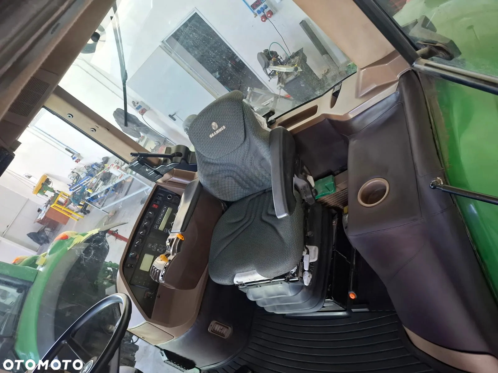 John Deere 8320 - 8