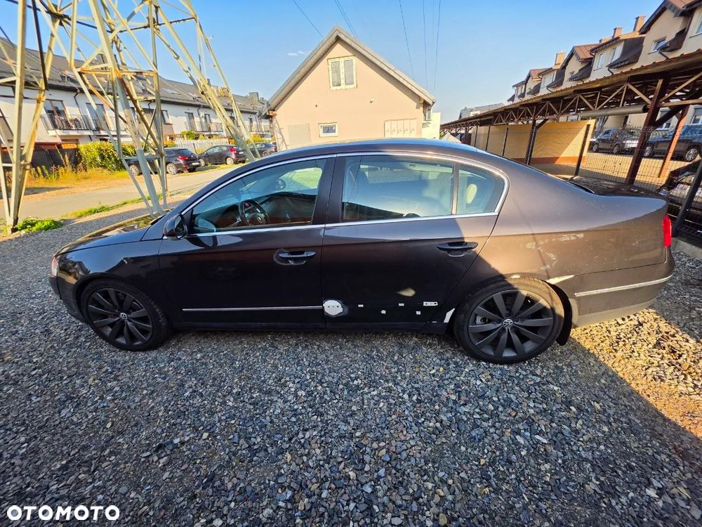Volkswagen Passat 3.2 V6 FSI 4Mot Highline DSG - 4