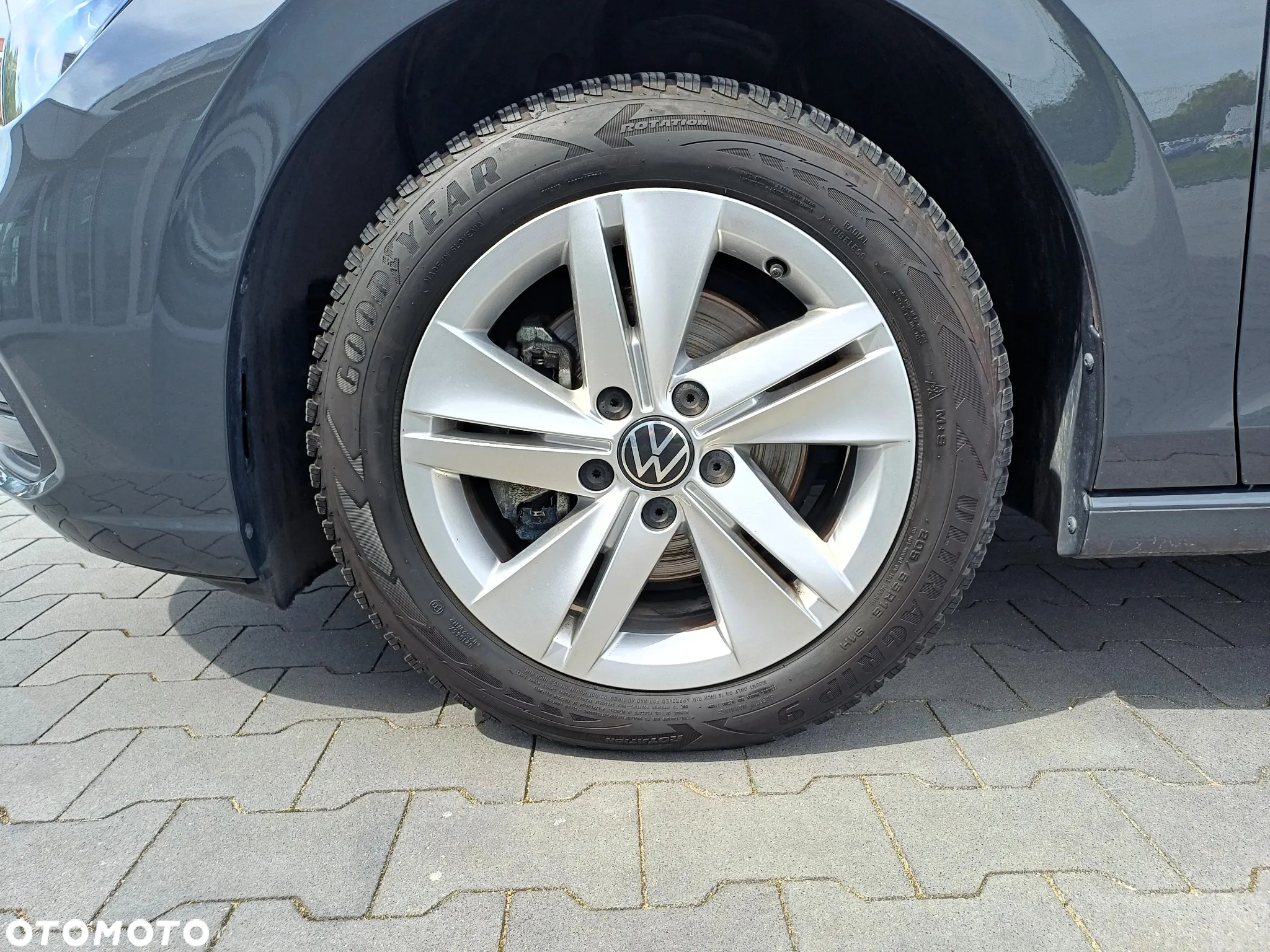 Volkswagen Golf - 22