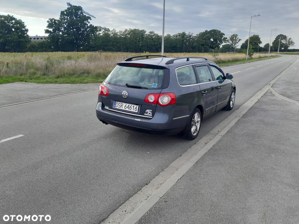 Volkswagen Passat - 2