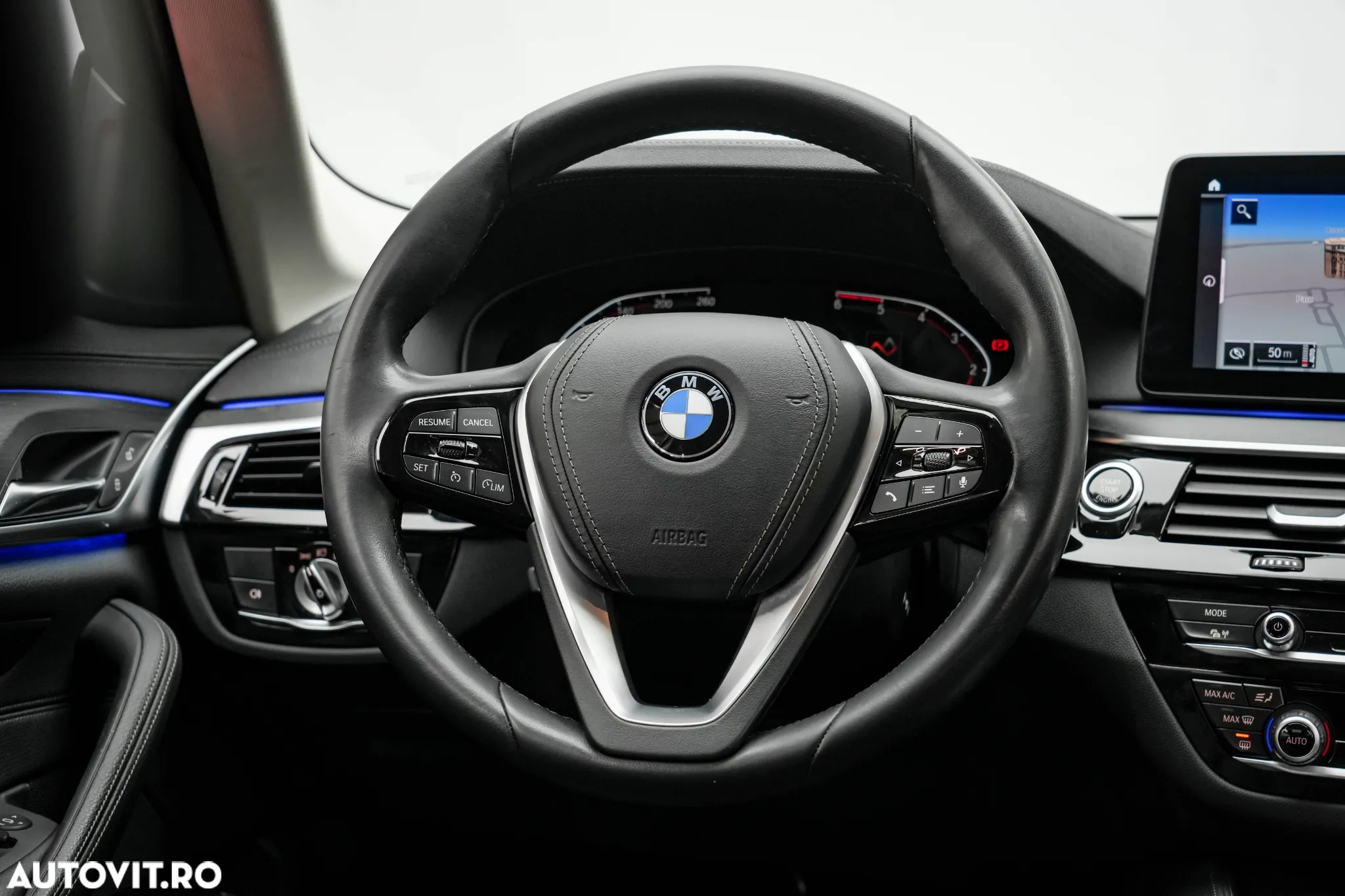 BMW Seria 5 520d Aut. Luxury Line - 33