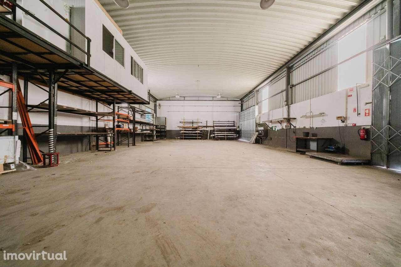 Armazém Industrial em Lourel – Sintra | 11.040 m2 de Terreno | - Grande imagem: 2/33