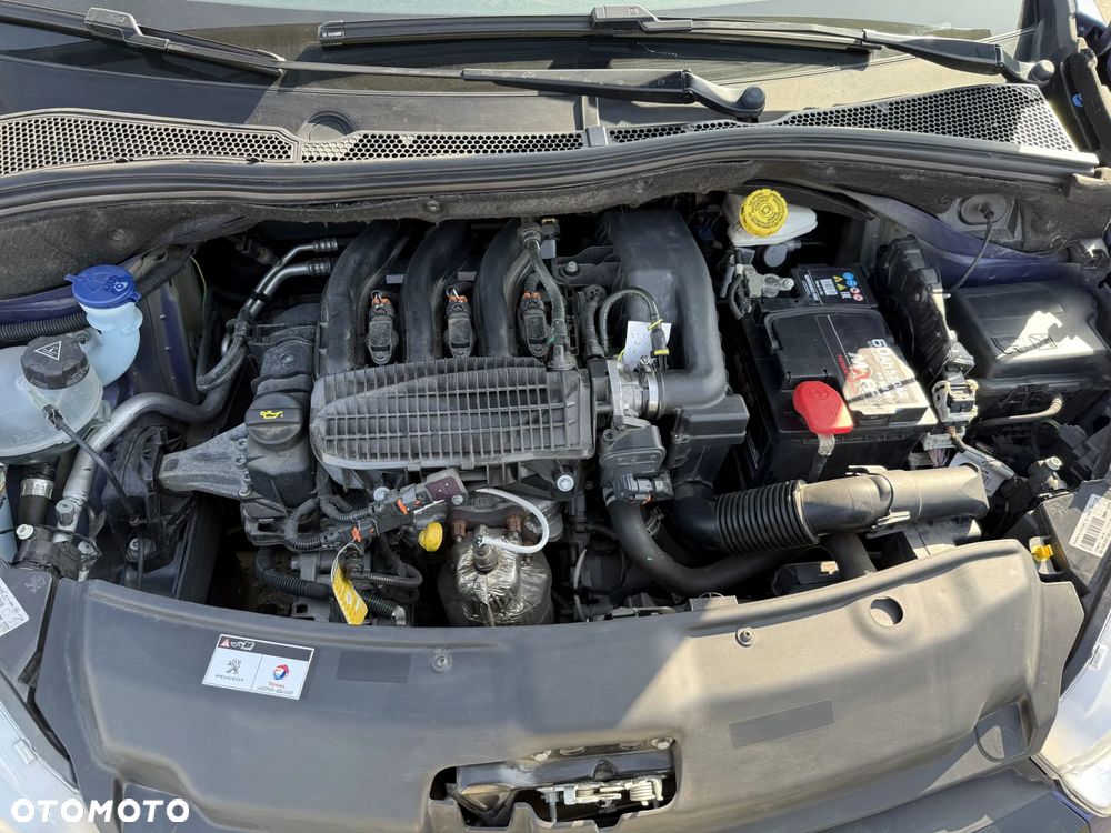Peugeot 208 - 18