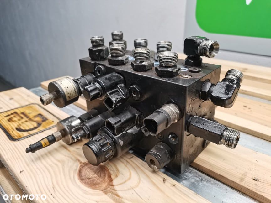 Blok hydrauliczny JCB 8330 Fastrack Hydac 400A6231 - 3