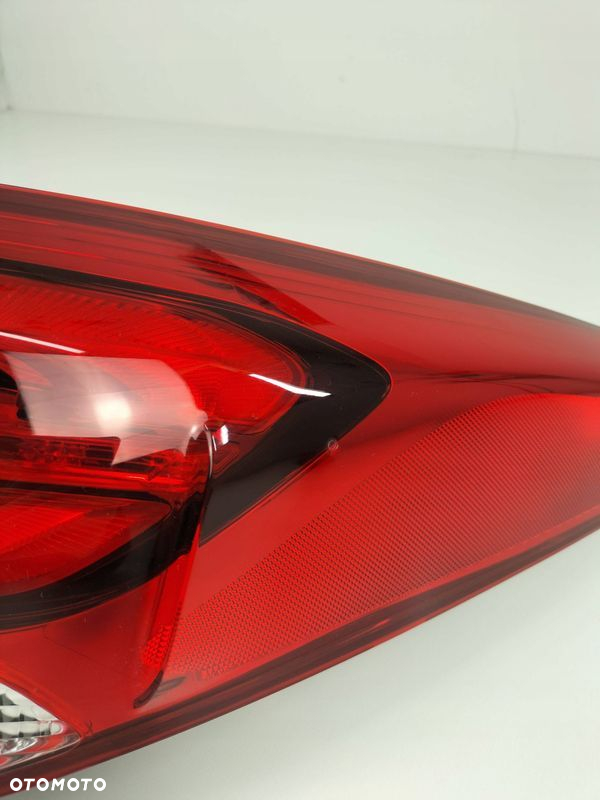 LAMPA PRAWY TYŁ PRAWA TYLNA HYUNDAI I40 924023Z5 - 3