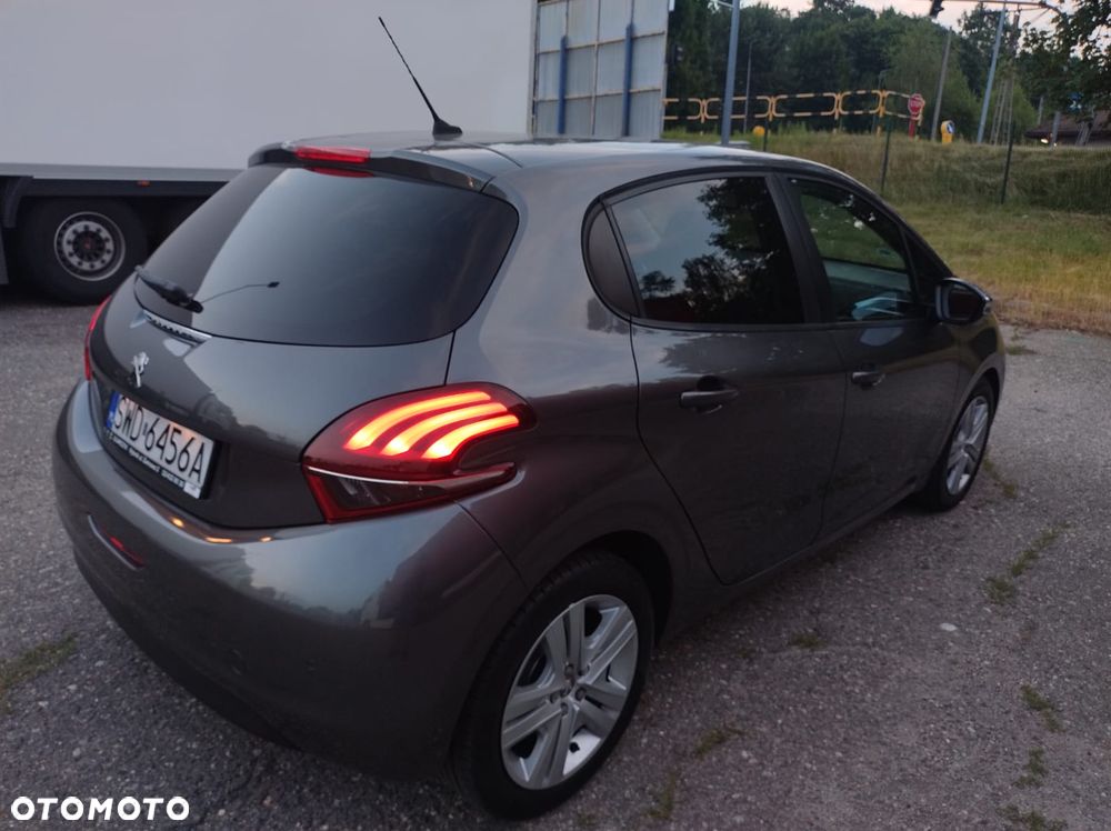 Peugeot 208 - 3
