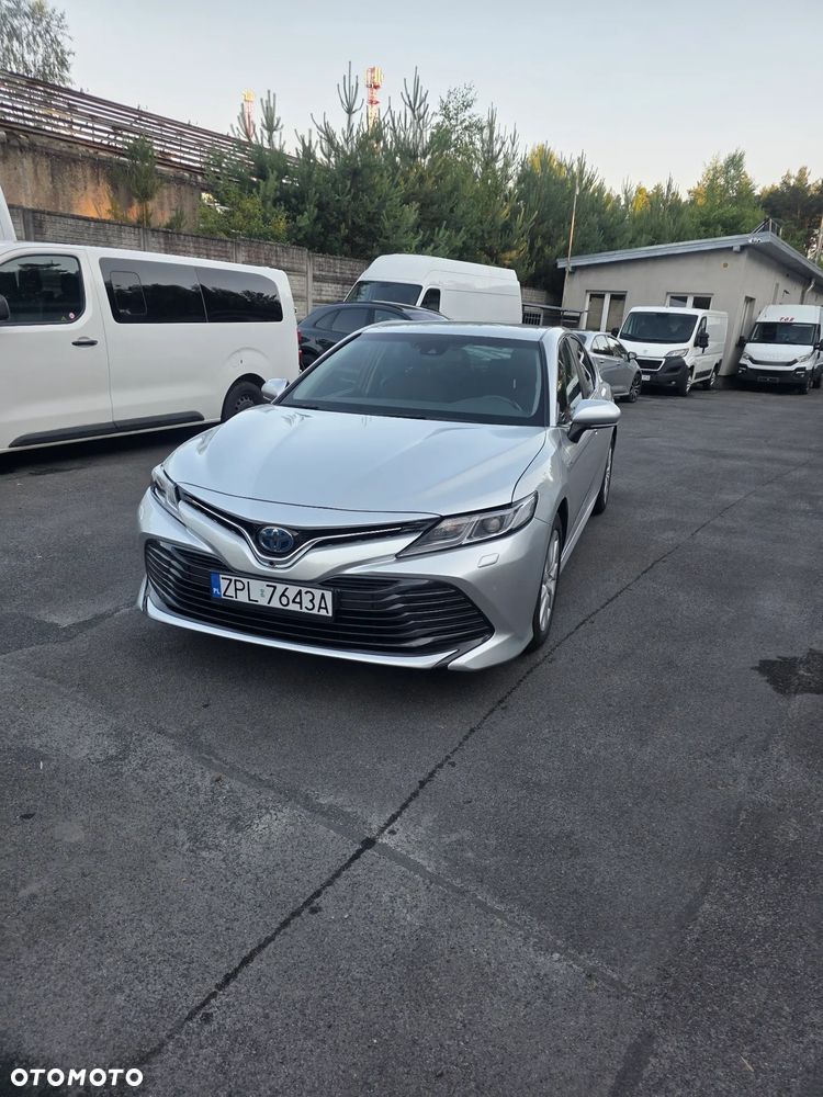 Toyota Camry - 1