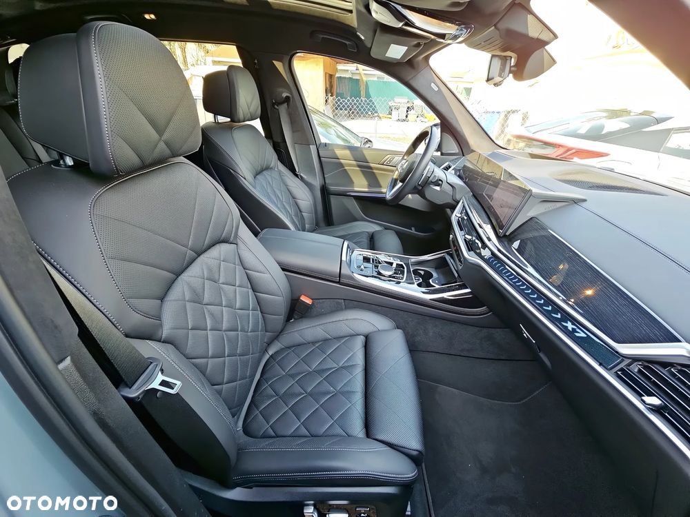 BMW X7 xDrive40i - 7