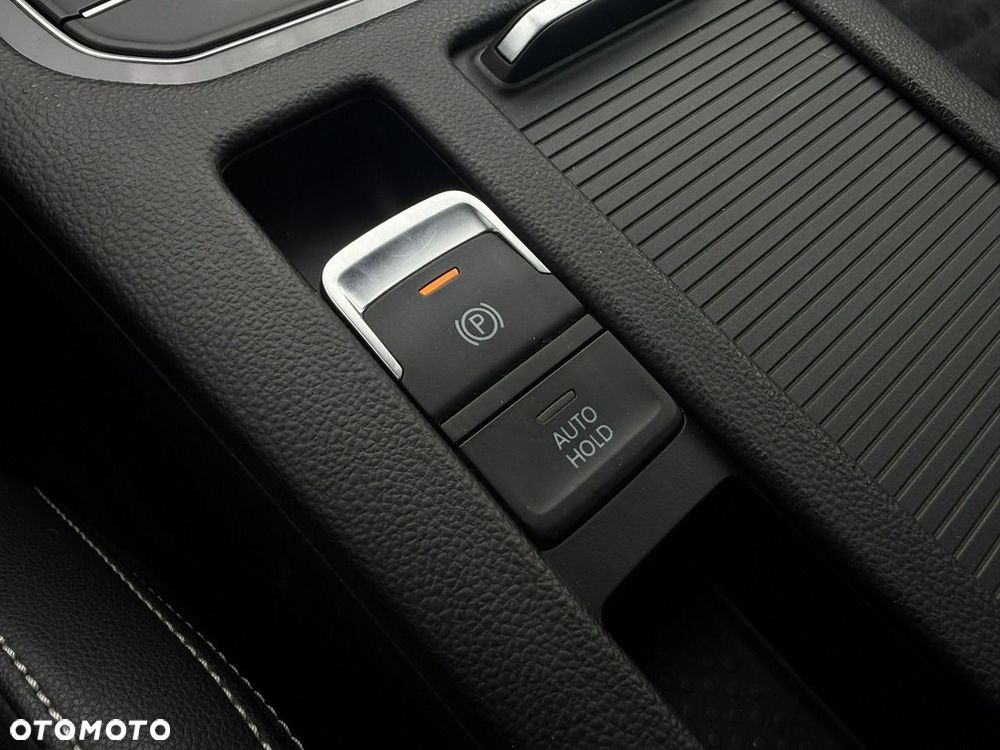 Volkswagen Passat 2.0 TSI Elegance DSG - 31