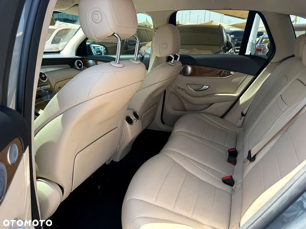 Mercedes-Benz GLC 300 4Matic 9G-TRONIC AMG Line - 8