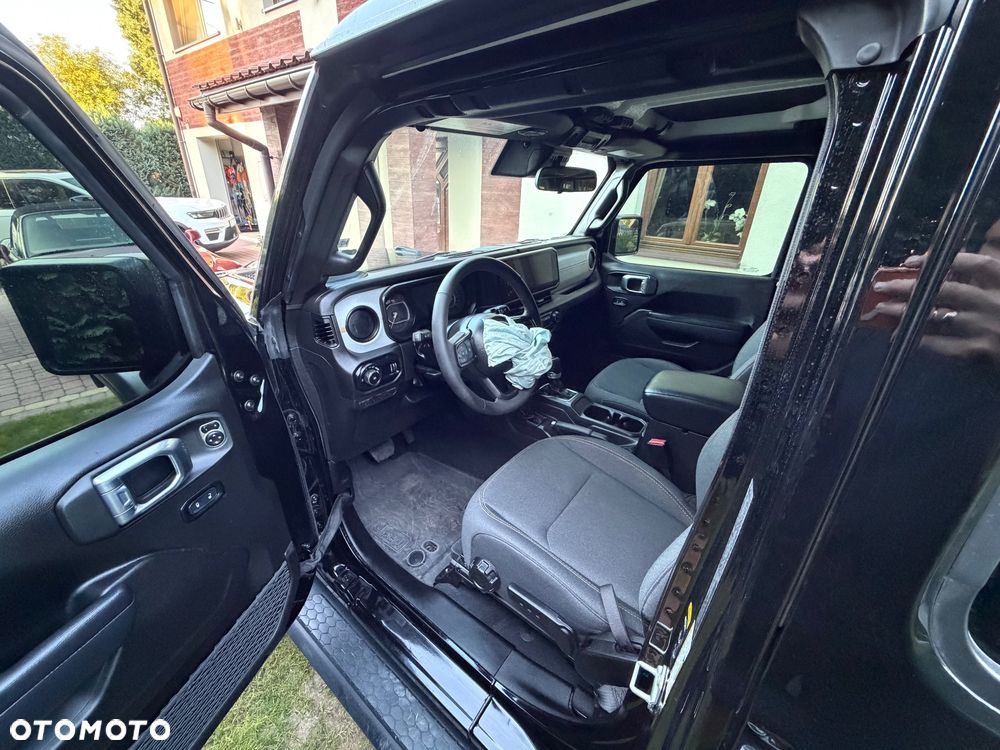 Jeep Wrangler - 16