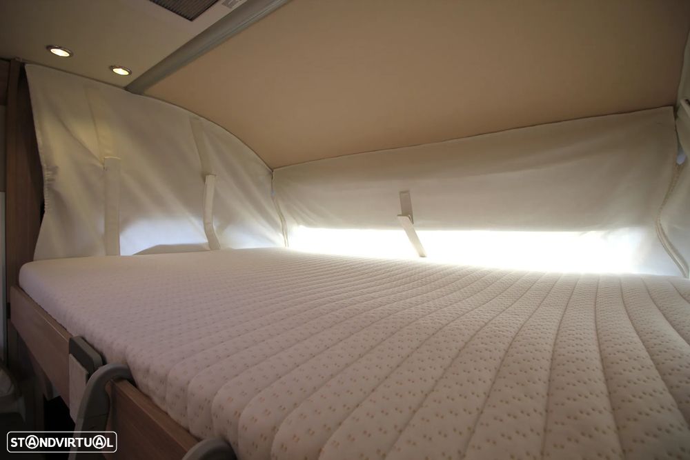 Burstner Ixeo I 728 G *CAMAS GÉMEAS + BASCULANTE* - 17