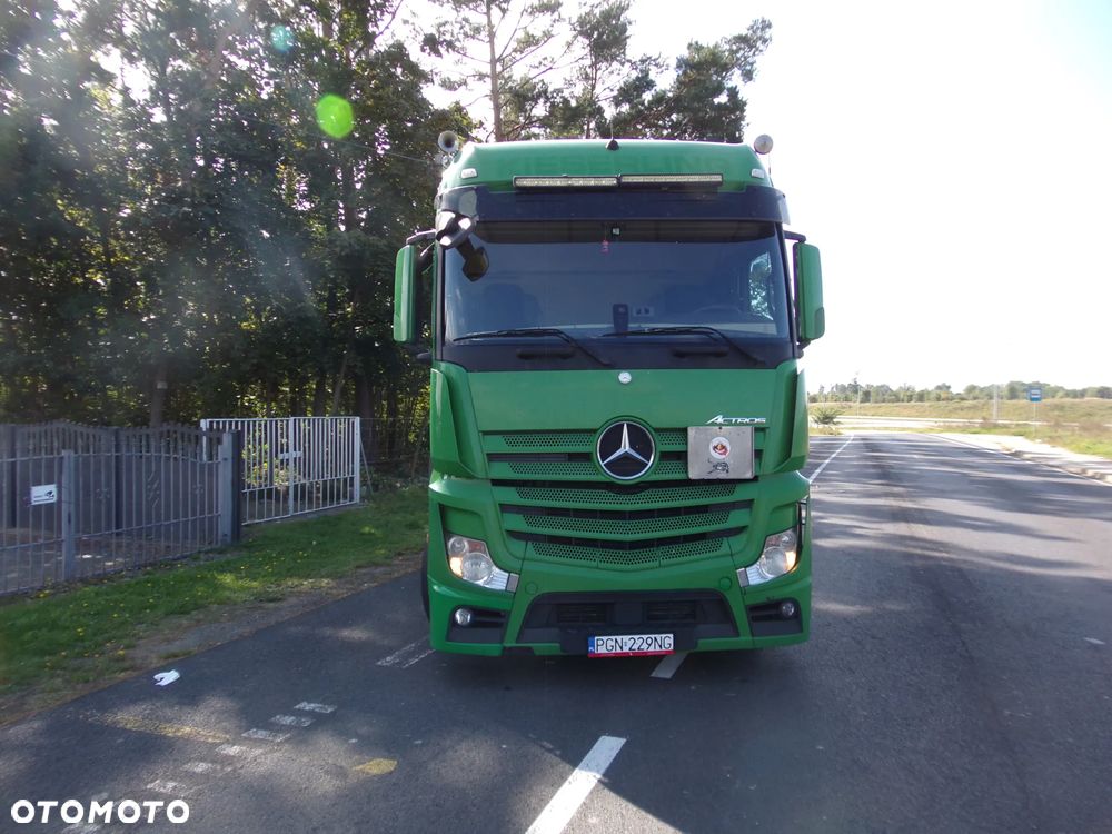 Mercedes-Benz ACTROS - 3