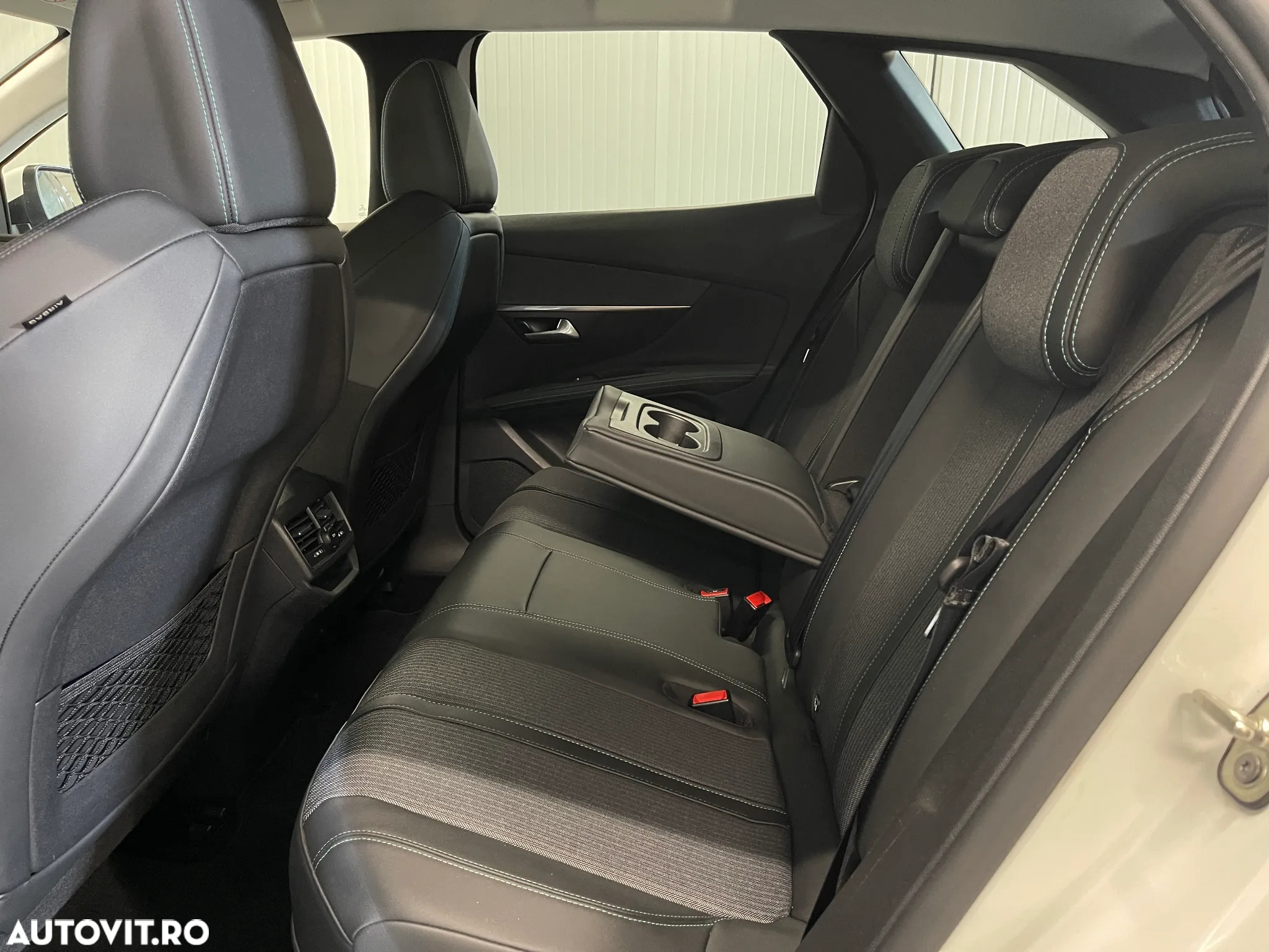 Peugeot 3008 Plug-In Hybrid 225 e-EAT8 Allure Pack - 12