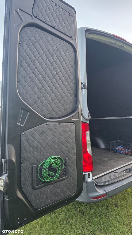 Mercedes-Benz Sprinter - 11