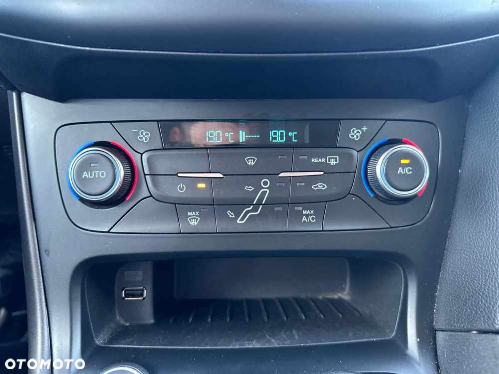Ford Focus 1.6 SYNC Edition - 18