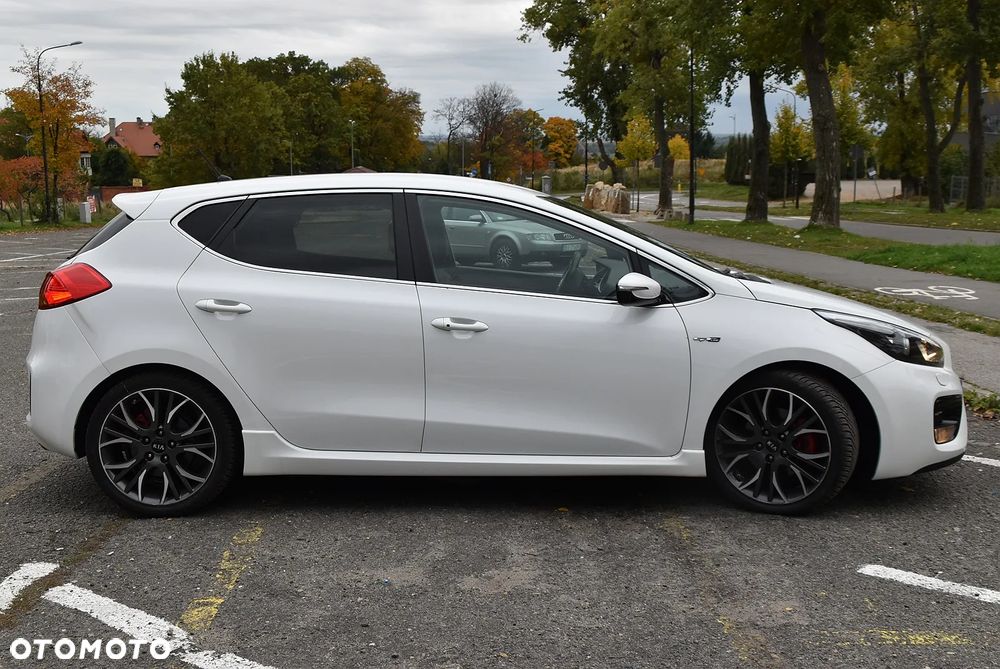 Kia Ceed - 8