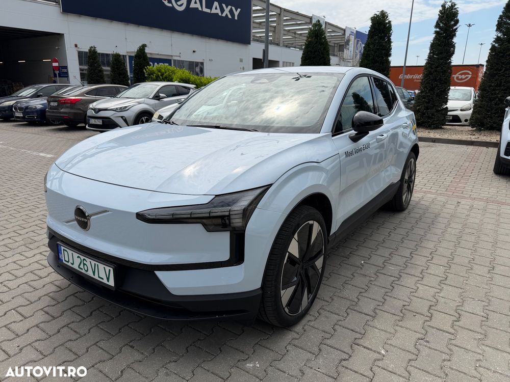 Volvo EX30 Single Motor Extended Range RWD Plus - 1