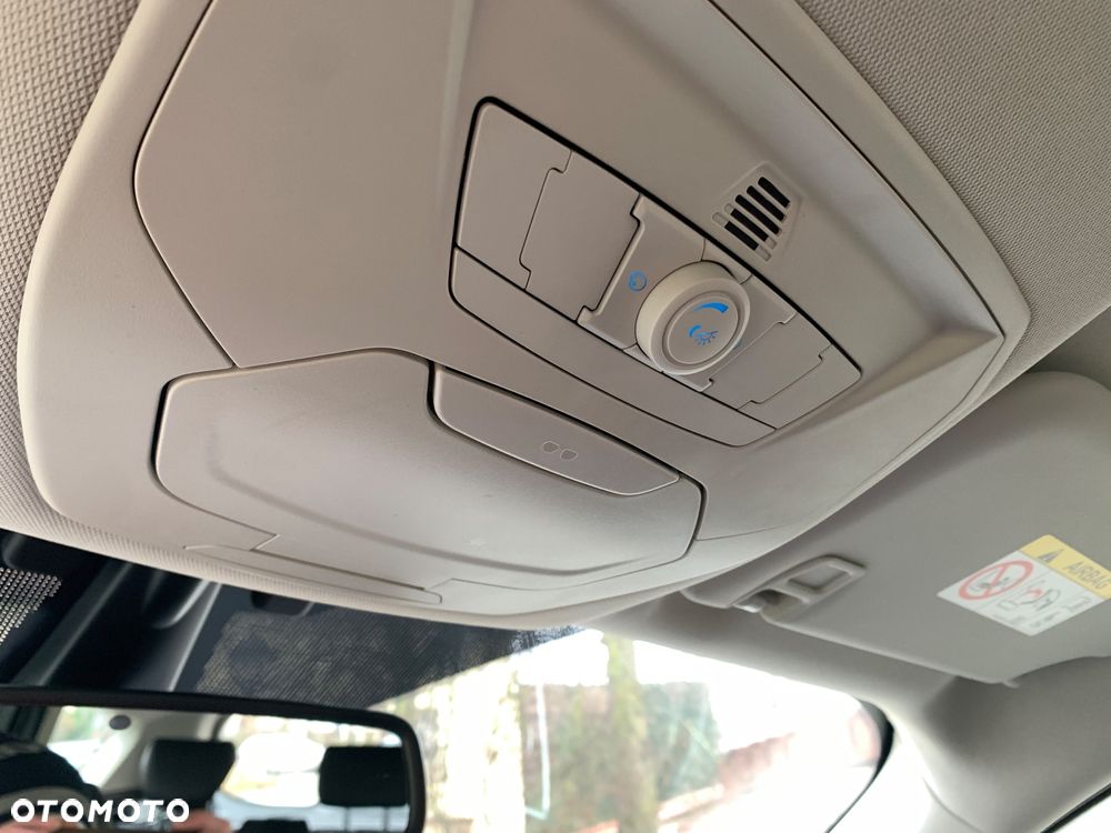 Ford Kuga 2.0 TDCi 2x4 Titanium - 29