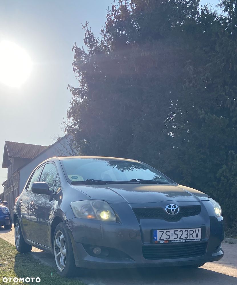 Toyota Auris 1.6 VVT-i Sol - 2