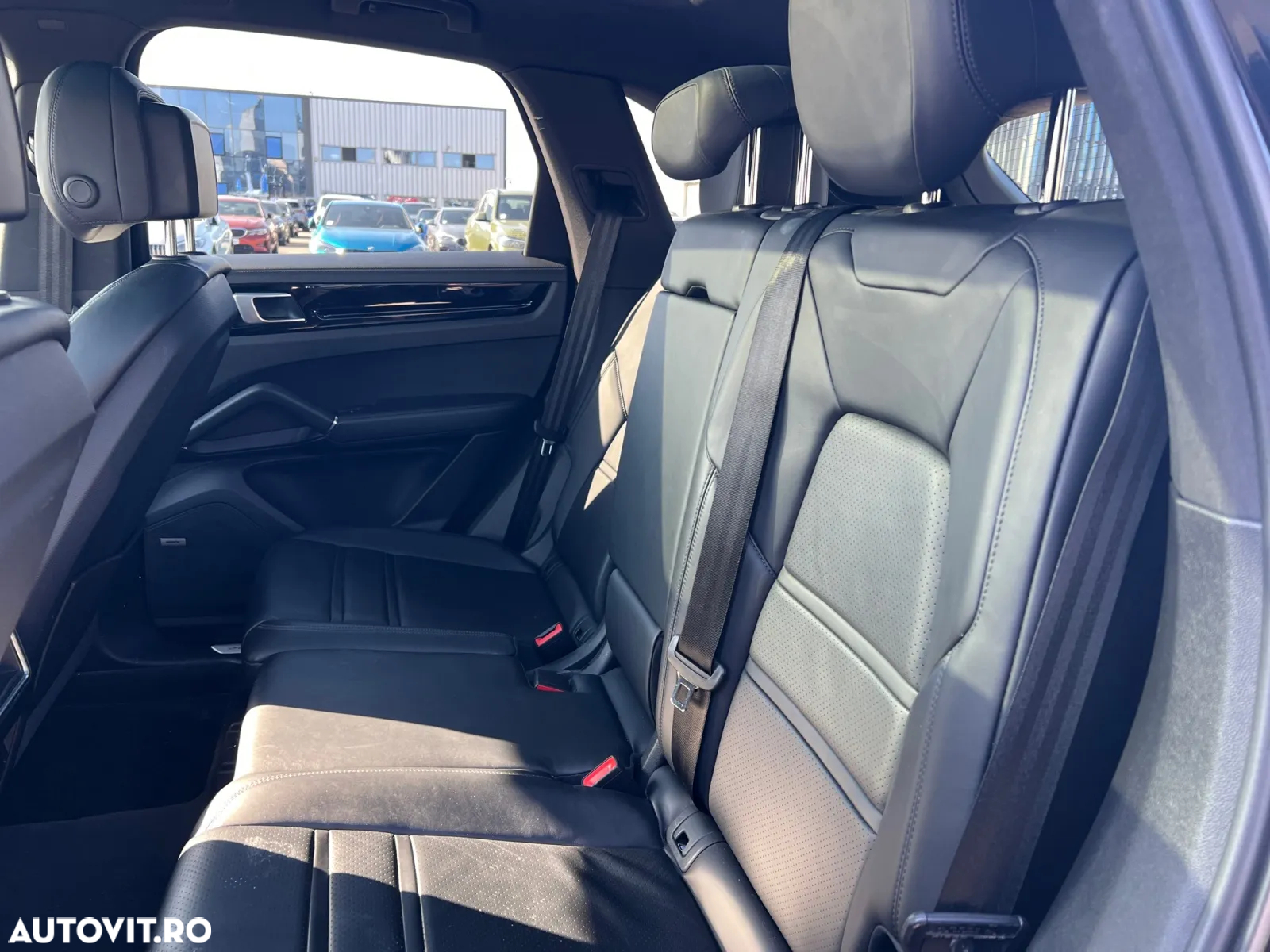 Porsche Cayenne - 14