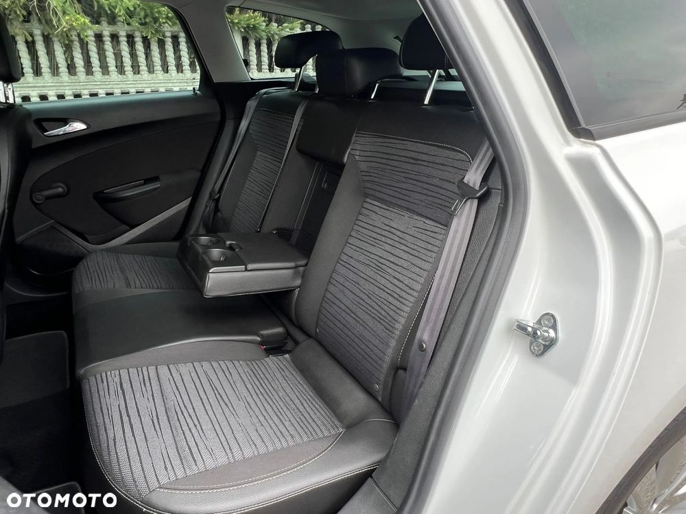 Opel Astra 1.4 Turbo - 23
