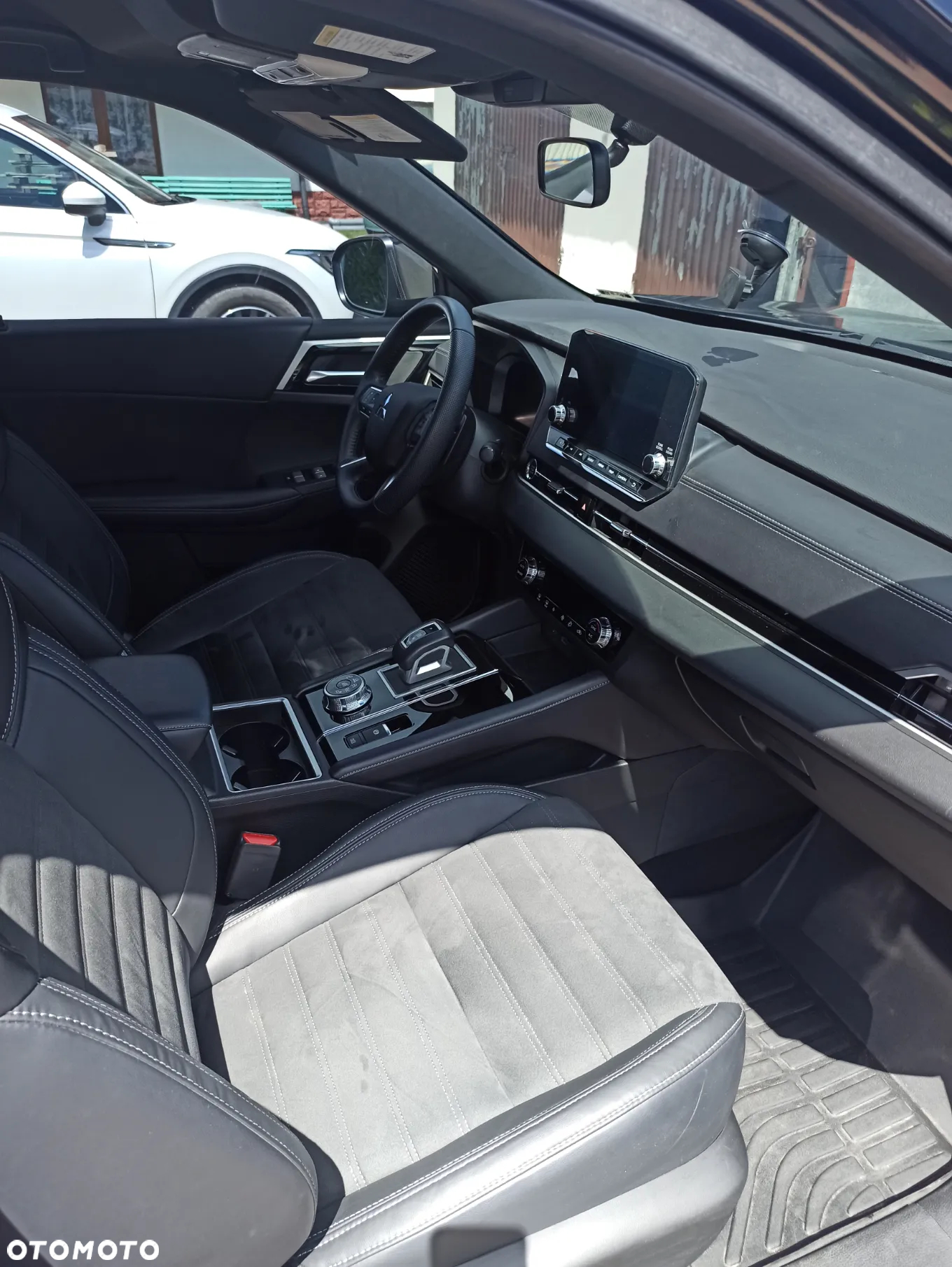 Mitsubishi Outlander - 15