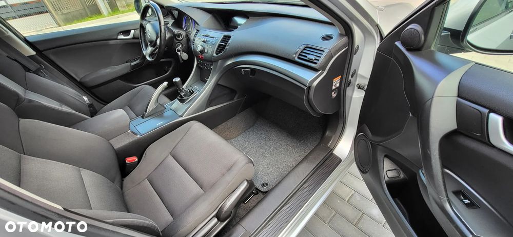 Honda Accord 2.0 Elegance - 24