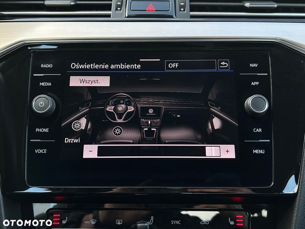 Volkswagen Passat 2.0 TDI Elegance DSG - 26