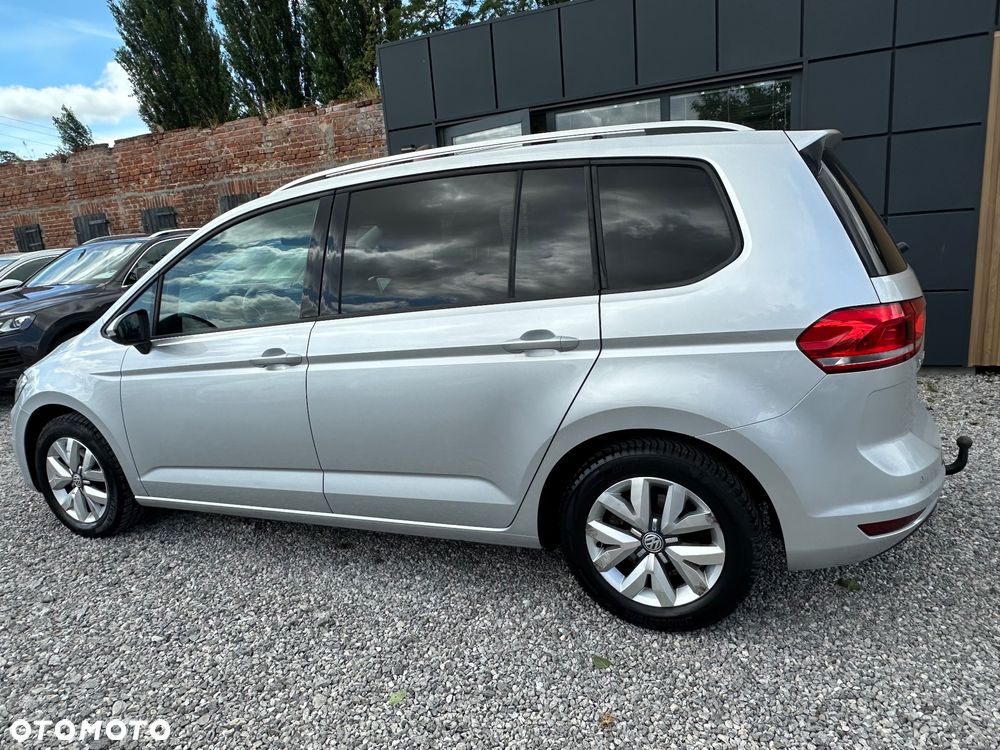 Volkswagen Touran 1.6 TDI SCR BlueMotion Technology DSG Comfortline - 18