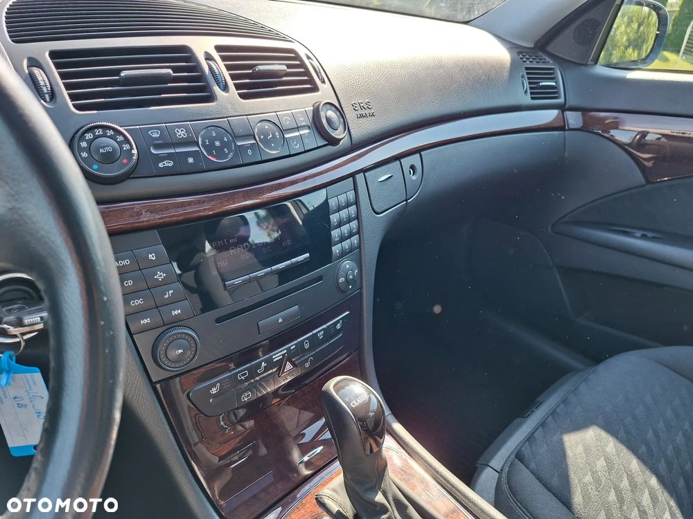 Mercedes-Benz Klasa E 200 Kompressor Automatik Classic - 30